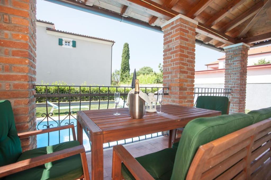 פורץ Villa Petra מראה חיצוני תמונה